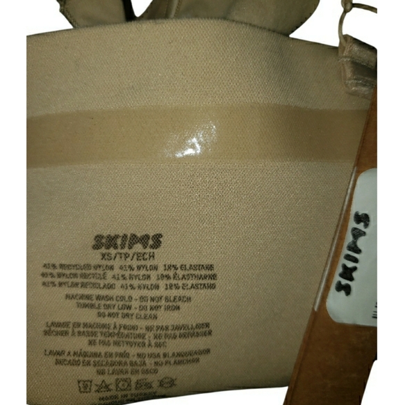 NWT SKIMS Seamless Sculpt Thong- XS - Picture 3 of 3